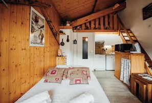 Room - Slopeside Nests with Mont Blanc Views (Saint-Gervais-les-Bains)