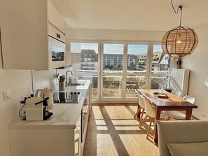 Fridge, microwave, oven, dishwasher - Apartment for 2 people with wifi and parking (Villers-sur-Mer)