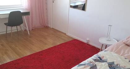Room-cozy Guest Room in Green Uppsala -