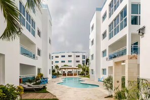 Pool - Amplio departamento a pie de Playa (Punta Cana)