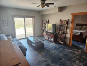 Interior - High Dive Cabana a Serene 3-bedroom home in charming Shell Knob. Great location (Shell Knob)