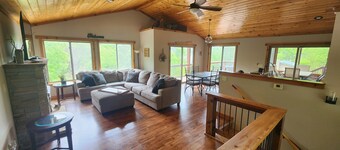 High Dive Cabana a Serene 3-bedroom home in charming Shell Knob. Great location