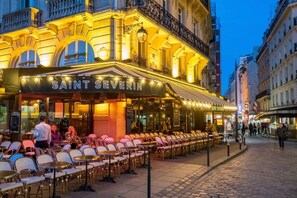 屋外ダイニングエリア