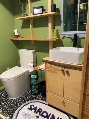 Dusche, Haartrockner, Handtücher, Seife