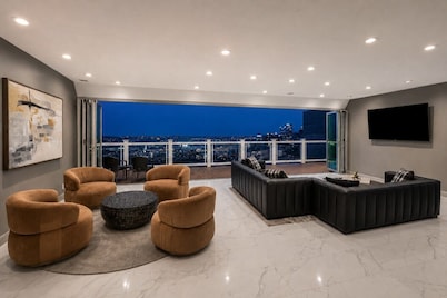 Luxury Living | Skyline Views | Grandview Retreat
