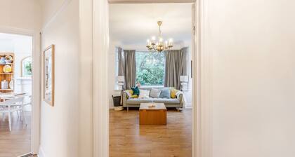 Host & Stay | Combpyne