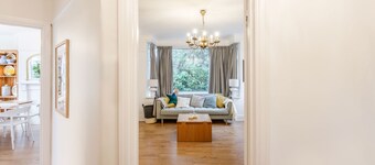 Host & Stay | Combpyne