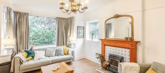 Host & Stay | Combpyne