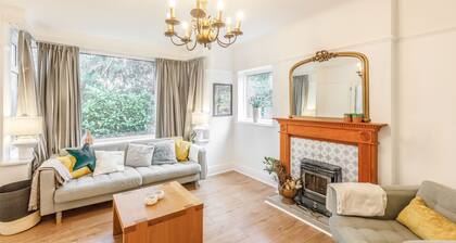 Host & Stay | Combpyne