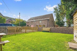 Exterior - Host & Stay | The Cart House (Cwmdu)