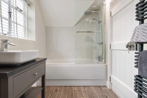 Shower, towels - Host & Stay | Hillhampton Stables (Great Witley)
