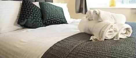 Desk, iron/ironing board, WiFi, bed sheets