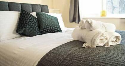 Host & Stay | Clacton Waves