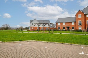 Exterior - Host & Stay | Flourishing Court (Canterbury)