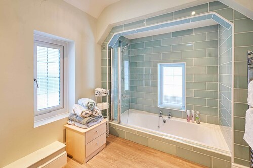 Host & Stay | Deepdale Apartment