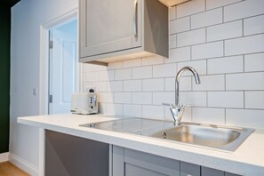 Private kitchen - Host & Stay | Foley House Flat (Great Malvern)