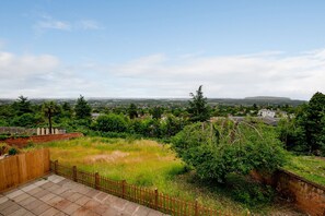 Property grounds - Host & Stay | Foley House Flat (Great Malvern)