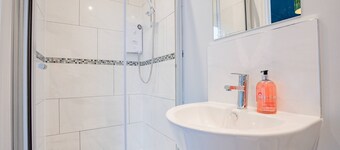 Host & Stay | Foley House Flat