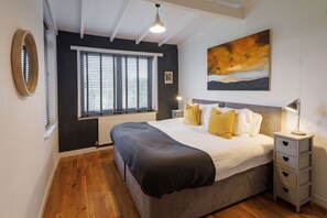 6 Schlafzimmer, Bügeleisen/Bügelbrett, Reisekinderbett, WLAN