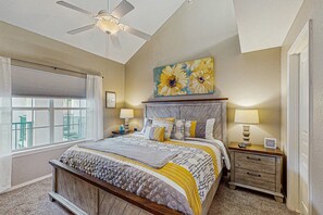 WiFi, bed sheets - GOLF VIEWS - Spacious 3BR Condo with Loft & Pool (Branson)