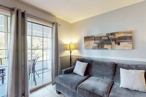 TV, DVD player, offices - POND VIEW - Pet-Friendly 2BR Condo in Branson (Branson)