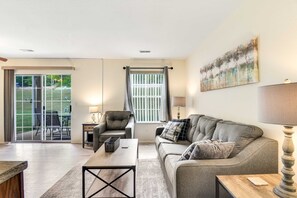 TV, offices - Cozy 1BR Condo - PET-FRIENDLY - Near the Strip (Branson)