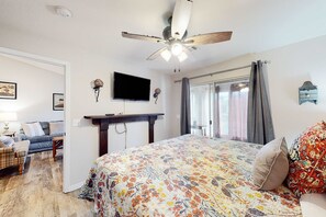 Travel cot, WiFi, bed sheets - Rustic 2BR Condo - FARMHOUSE STYLE - Fall Creek (Branson)