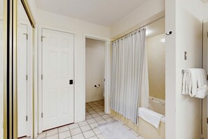 Shower, hair dryer, towels - Golf Course 2BR # Heated Pool # Branson Condo (Branson)