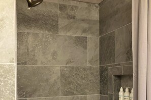 Shower, towels - Lakefront 4BR Cabin # POOL TABLE # Lake Views (Reeds Spring)