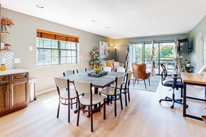 Dining - Peaceful 2BR Condo - GOLF COURSE - Pool in Branson (Branson)