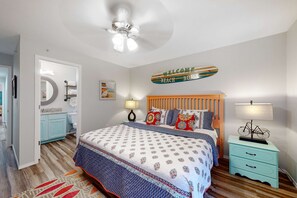 Iron/ironing board, travel cot, WiFi, bed sheets - Bright 3BR Condo - MOUNTAIN VIEWS - Community Pool (Branson)