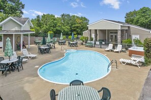 Pool - LAKEFRONT -3BRcondo-Resort amenities-Peaceful (Kimberling City)