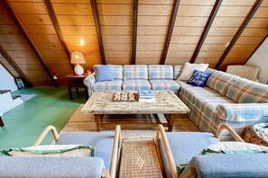 Living area - Lakeside 2BR A-Frame | HOT TUB * Pool Table | Branson (Indian Point)