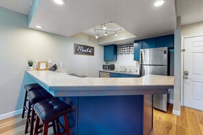 Microwave, oven, stovetop, dishwasher - Scenic 2BR Condo - OZARK VIEWS - Pool & Golf (Branson)