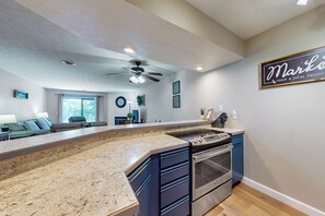 Microwave, oven, stovetop, dishwasher - Scenic 2BR Condo - OZARK VIEWS - Pool & Golf (Branson)