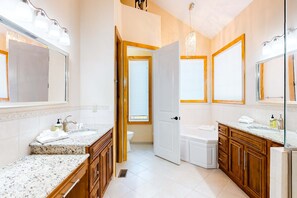 Shower, towels - Rustic 5BR Sanctuary - HOT TUB - Lake Access (Branson)