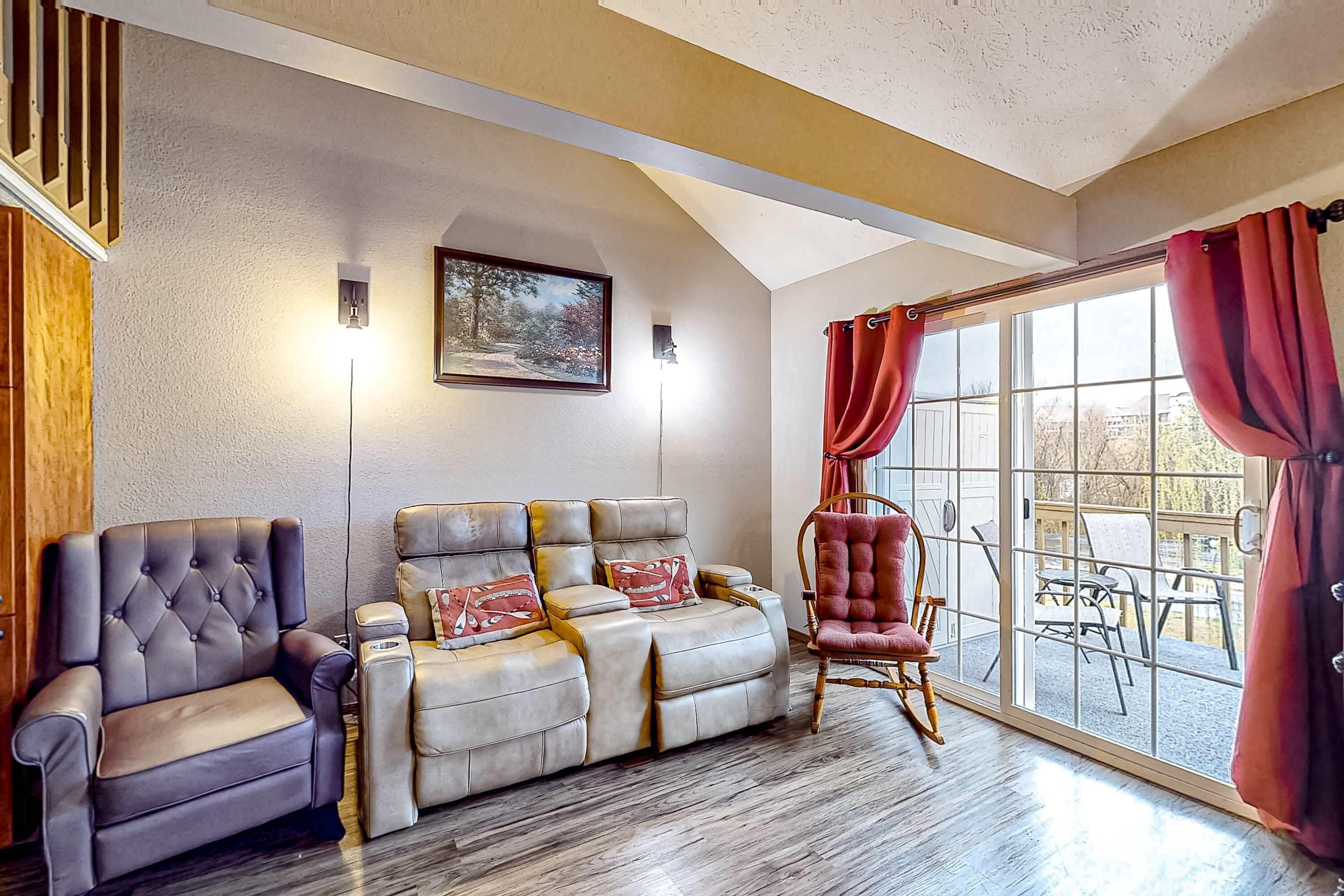 TV, fireplace, offices