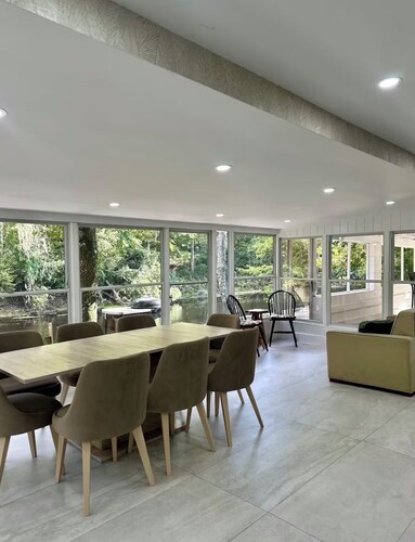 RIVERFRONT FARMHOUSE ON THE FARM CLOSE TO THE SPRINGS