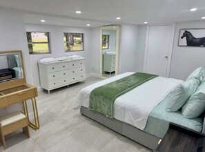 2 bedrooms, WiFi, bed sheets - RIVERFRONT FARMHOUSE ON THE FARM CLOSE TO THE SPRINGS (Fort White)