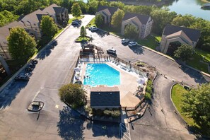 Pool - Bold 2BR Condo - MOUNTAIN VIEWS - Pool & Hot Tub (Branson)