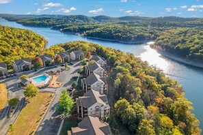 Exterior - Bold 2BR Condo - MOUNTAIN VIEWS - Pool & Hot Tub (Branson)