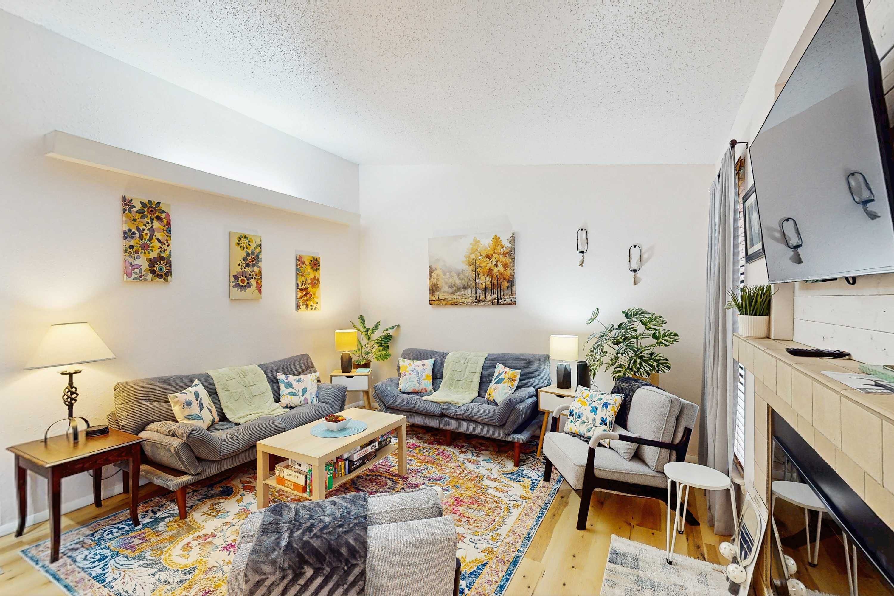 TV, fireplace, offices