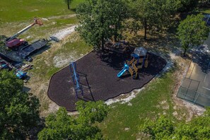 Children’s area - 2BR Eagles Nest Condo - MOUNTAIN VIEWS - Pool (Branson)