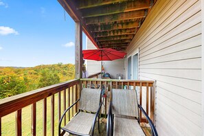 Property grounds - Bright 3BR Condo - MOUNTAIN VIEW - Near Pool (Branson)