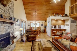 TV, fireplace, offices - Peaceful 2BR Cabin - CREEK VIEWS - Golf & Resort (Branson West)