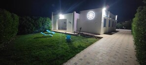 Luxury Villa, Patio, Pool View (Villa Ninfea - int. 4) | Desk, laptop workspace, bed sheets - Pool Seaside Relais - VILLE Ninfea, Marea, Rosa e Cassiopea (Fontane Bianche)