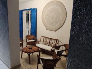 Biệt thự Cao cấp, sân hiên, quang cảnh hồ bơi | Nội thất