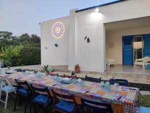 Biệt thự Cao cấp, sân hiên, quang cảnh hồ bơi | Khu ẩm thực ngoài trời