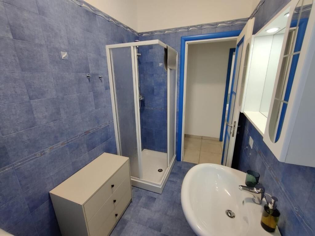 Villa Luxury, patio, vista piscina (Villa Ninfea - int. 4) | Bagno | Doccia, asciugacapelli, asciugamani, sapone