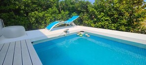 Desk, laptop workspace, bed sheets - Pool Seaside Relais - VILLE Ninfea, Marea, Rosa e Cassiopea (Fontane Bianche)